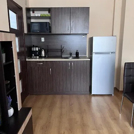 “royal Park And Apartments” *